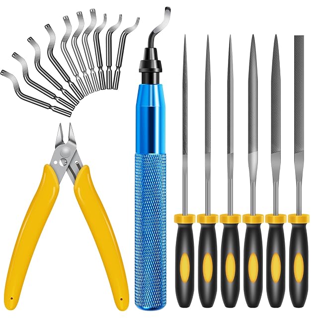 Blauer gerändelter Entgrater mit zehn Ersatzklingen, einem gelben Seitenschneider und sechs Nadelfeilen