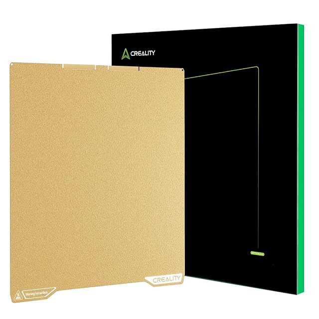 Goldene texturierte PEI-Platte von Creality vor ihrer schwarzen Creality-Box stehend