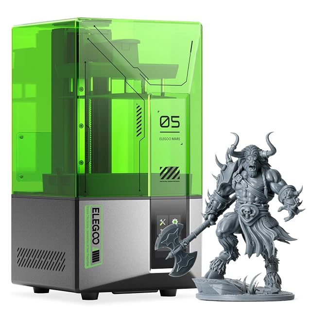 Resin-3D-Drucker ELEGOO Mars 5 mit grüner UV-Haube über der Bauplattform