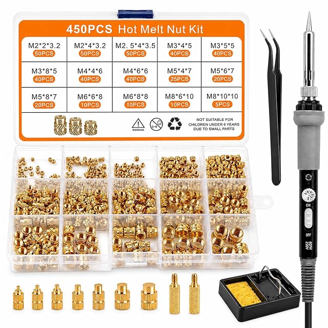 Box mit Messingeinsätzen, Etikett 450PCS Hot Melt Nut Kit mit Größentabelle, sieben Messingspitzen, zwei Adapter, Pinzette, ein 60-W-Lötkolben und ein Ständer mit Schwamm