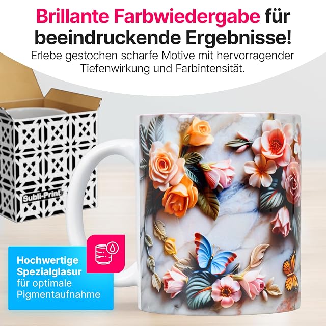 Weiße Tasse mit Rosen- und Schmetterlingsdruck neben einem gemusterten Subli-Print-Karton